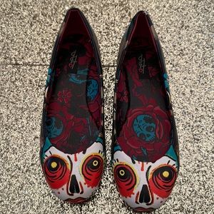 Iron Fist face and flowers flats size 7 black